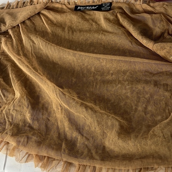 Betsey Johnson One Size Bronze Gold
Sequined Ruffled Open Bolero Shrug Jacket - Picture 9 of 9